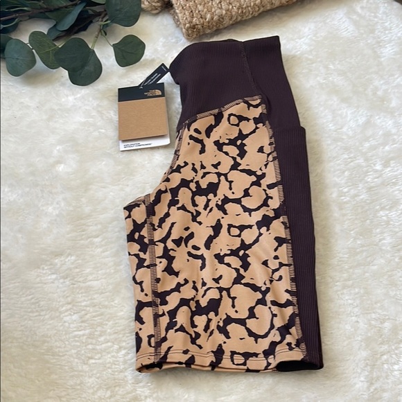 Black High-Waisted Stretch Leggings - Picture 5 of 5